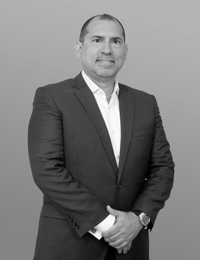 glr-img-equipo-Efrain-Pacheco-403x524px